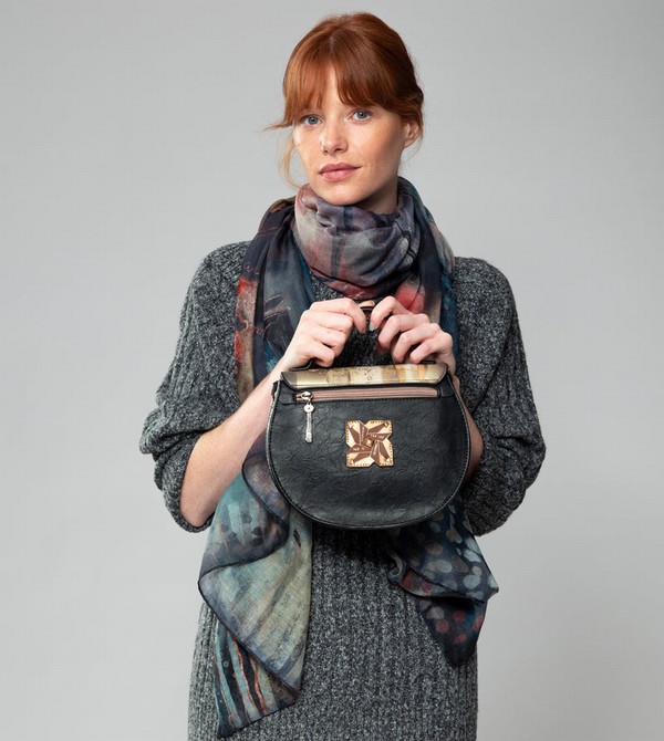 Anekke Shōen Oval With Flap Crossbody Kabelka | 638241COY