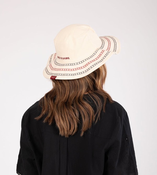 Anekke White Bucket Klobuky | 219643JHB